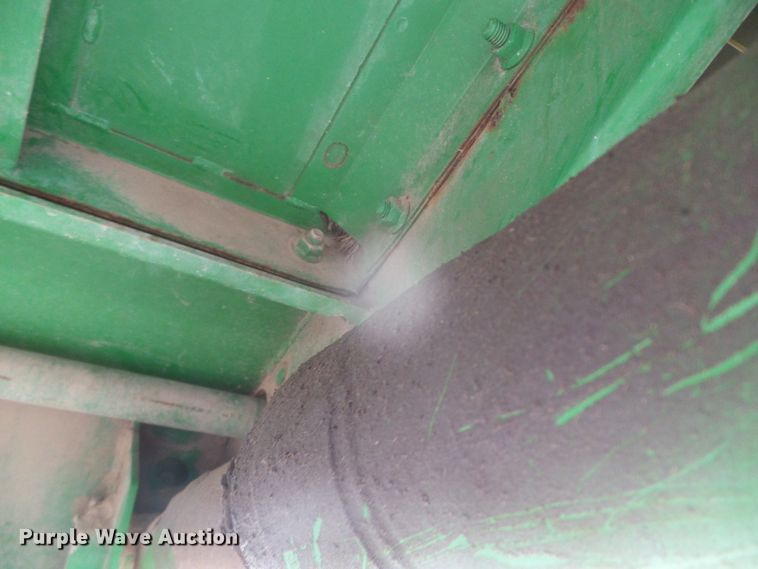 image for item DI5556 2005 John Deere 9860 STS  combine