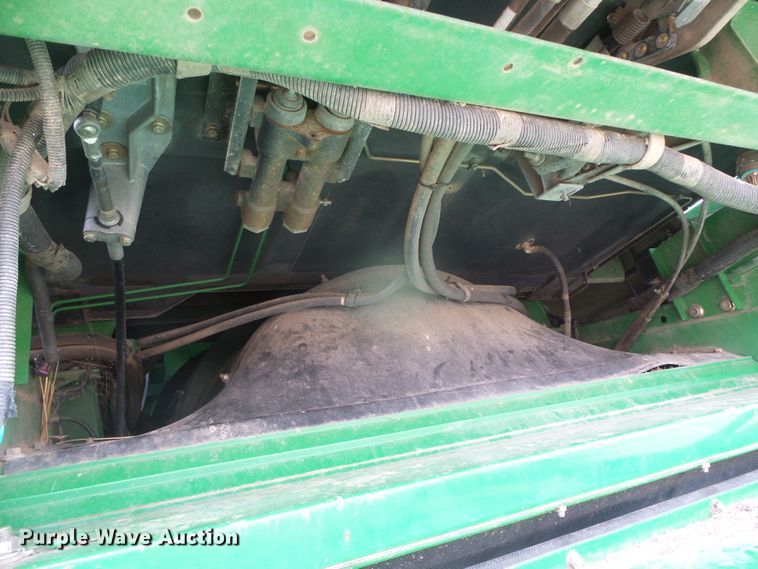 image for item DI5556 2005 John Deere 9860 STS  combine