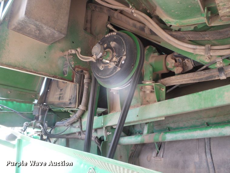 image for item DI5556 2005 John Deere 9860 STS  combine