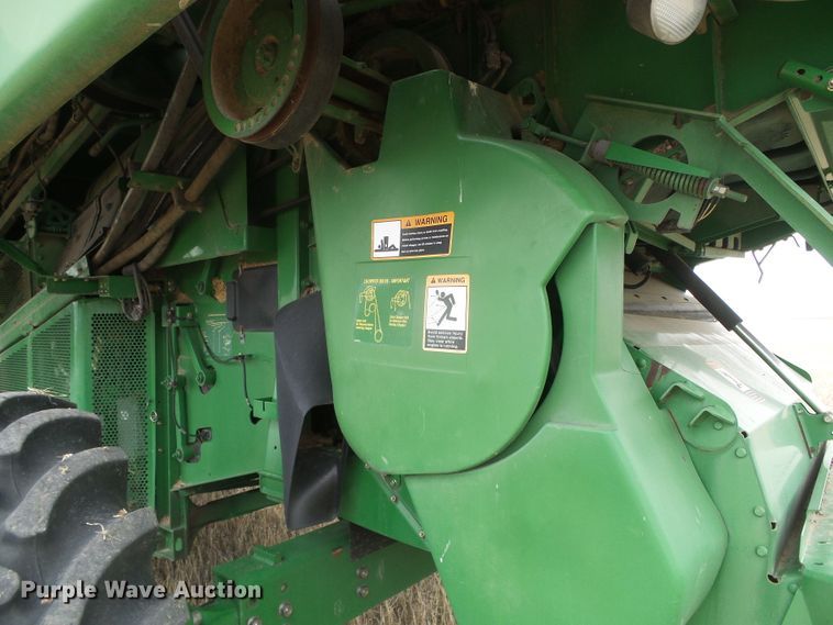 image for item DI5556 2005 John Deere 9860 STS  combine