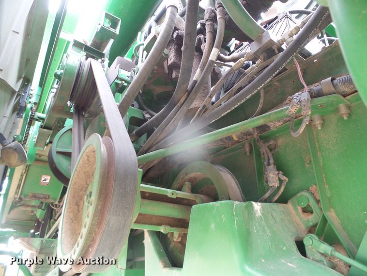 image for item DI5556 2005 John Deere 9860 STS  combine