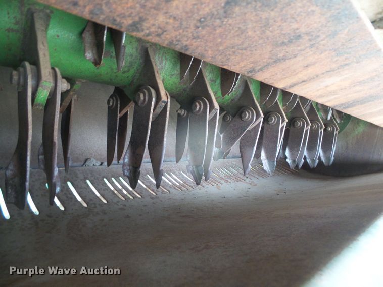 image for item DI5556 2005 John Deere 9860 STS  combine