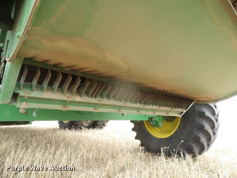 image for item DI5556 2005 John Deere 9860 STS  combine