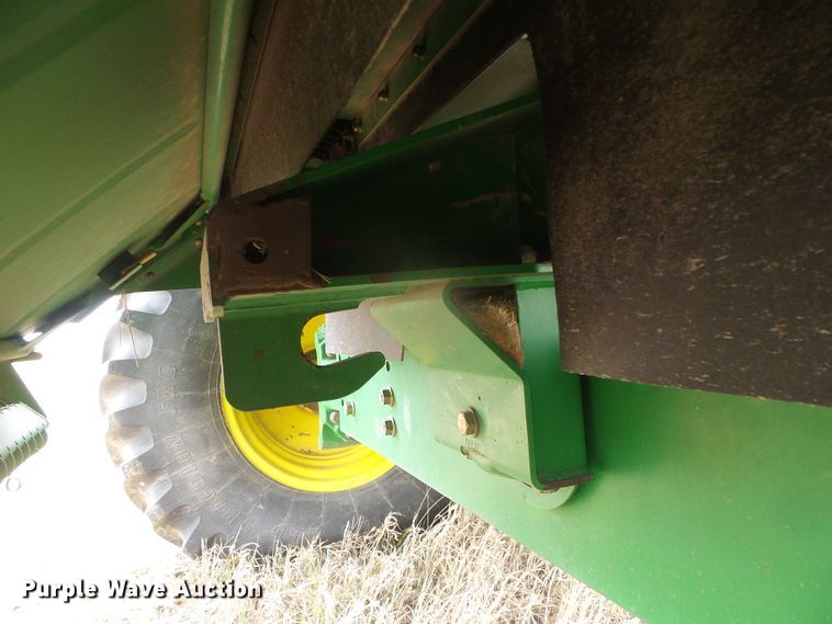 image for item DI5556 2005 John Deere 9860 STS  combine