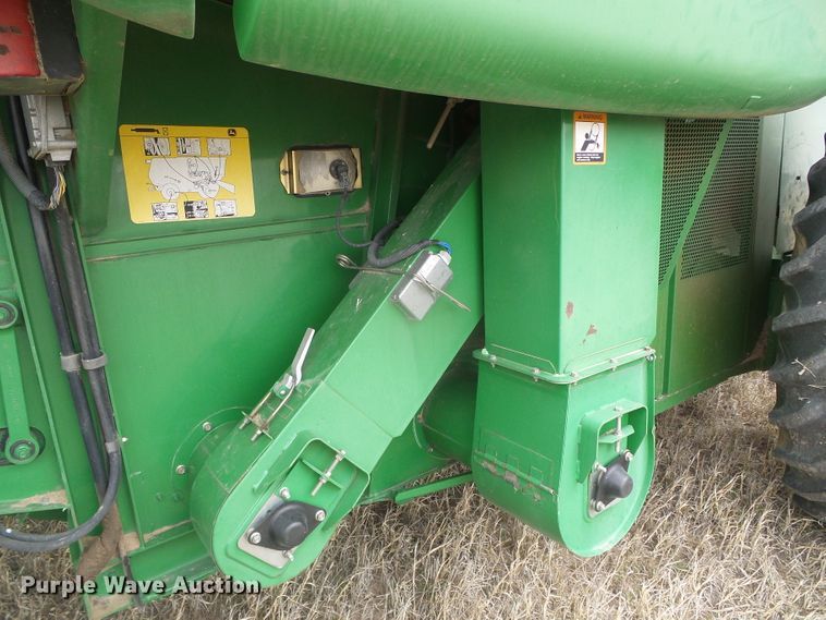 image for item DI5556 2005 John Deere 9860 STS  combine