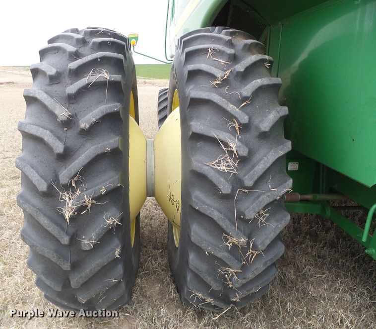 image for item DI5556 2005 John Deere 9860 STS  combine