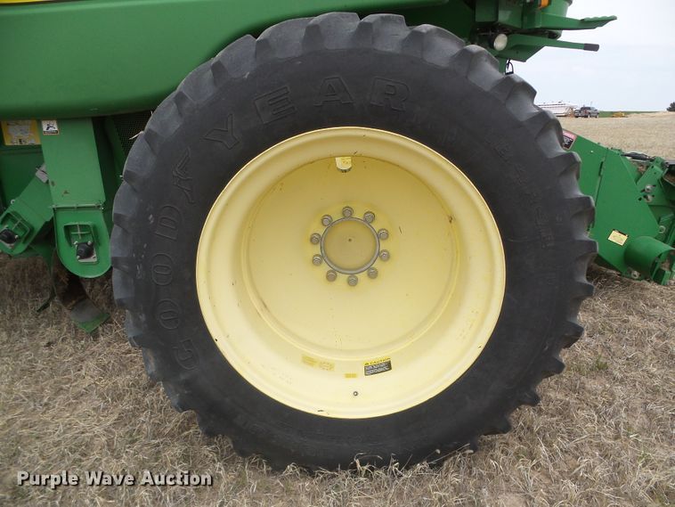 image for item DI5556 2005 John Deere 9860 STS  combine