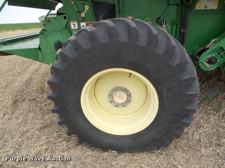 image for item DI5556 2005 John Deere 9860 STS  combine