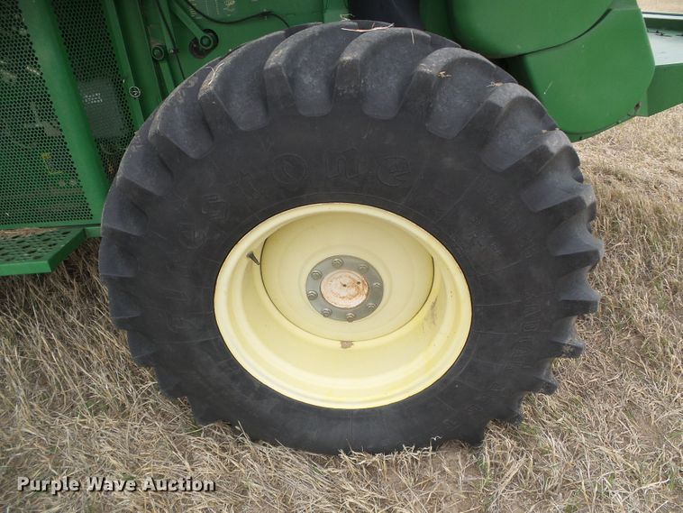 image for item DI5556 2005 John Deere 9860 STS  combine