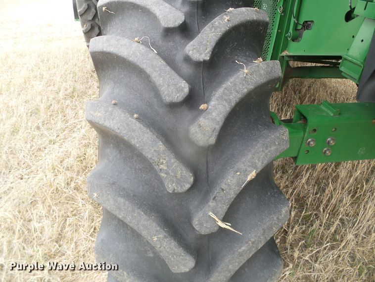 image for item DI5556 2005 John Deere 9860 STS  combine