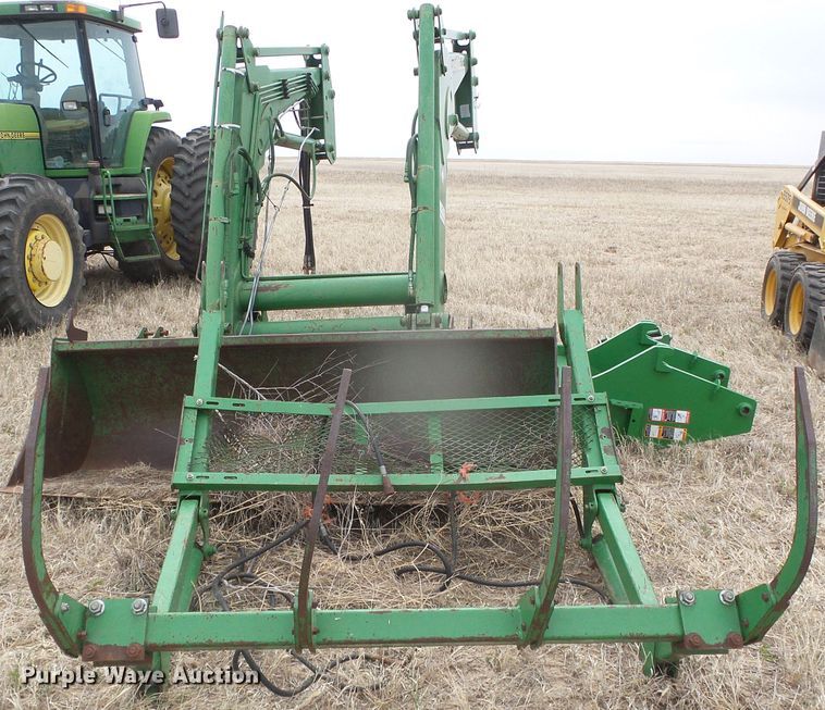 image for item DI5561 John Deere 840  loader