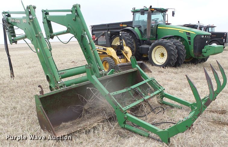 image for item DI5561 John Deere 840  loader