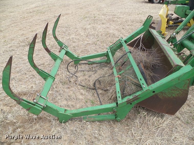 image for item DI5561 John Deere 840  loader