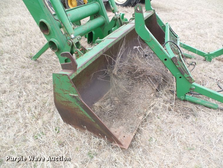 image for item DI5561 John Deere 840  loader