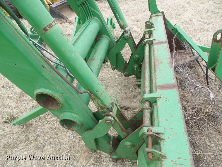 image for item DI5561 John Deere 840  loader