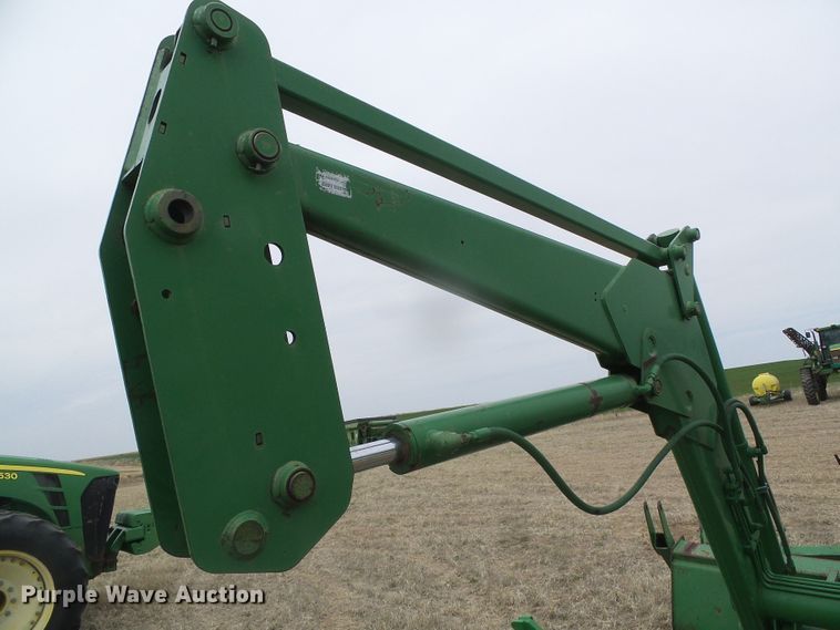 image for item DI5561 John Deere 840  loader
