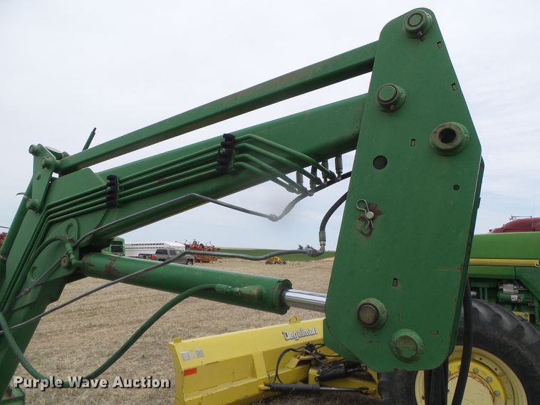 image for item DI5561 John Deere 840  loader