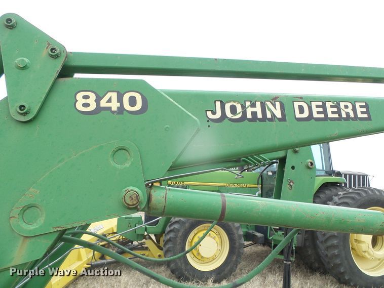 image for item DI5561 John Deere 840  loader