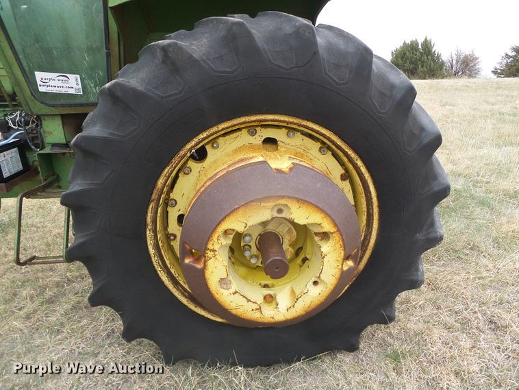 image for item DI5563 1971 John Deere 4620  tractor