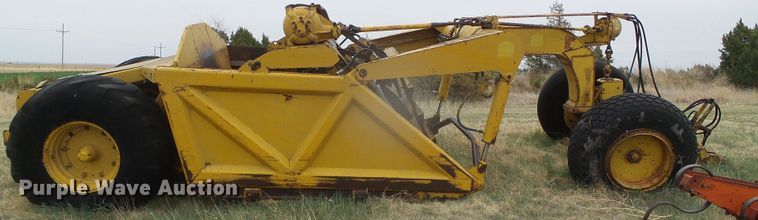 image for item DI5564 Yellow House  scraper