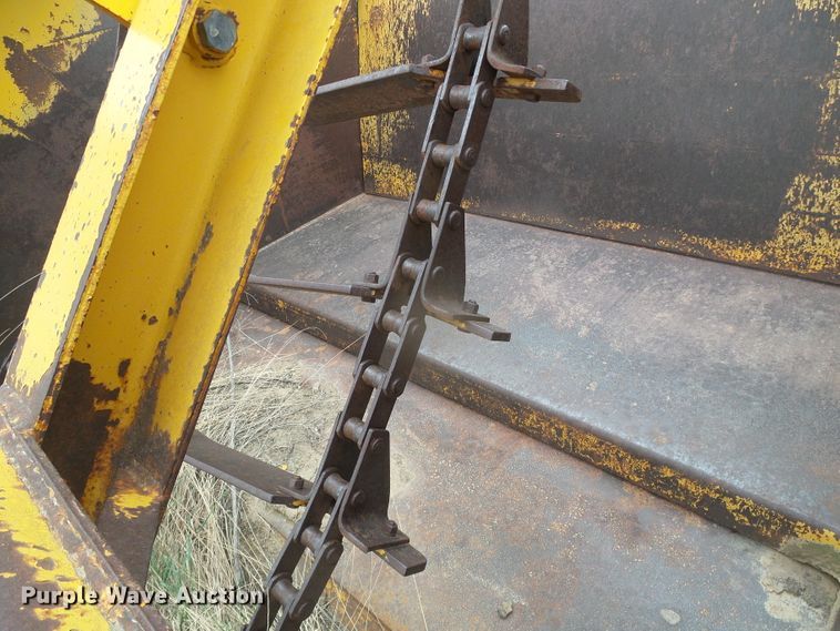 image for item DI5564 Yellow House  scraper