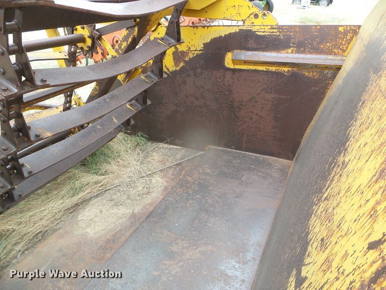 image for item DI5564 Yellow House  scraper