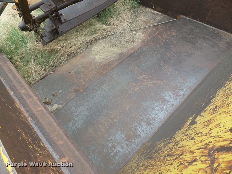 image for item DI5564 Yellow House  scraper