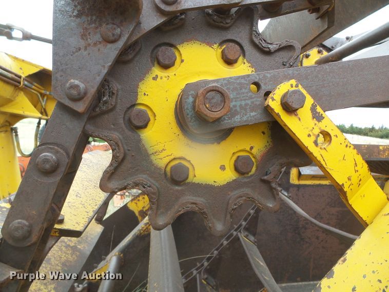 image for item DI5564 Yellow House  scraper