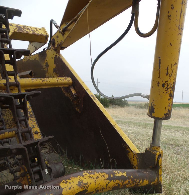 image for item DI5564 Yellow House  scraper