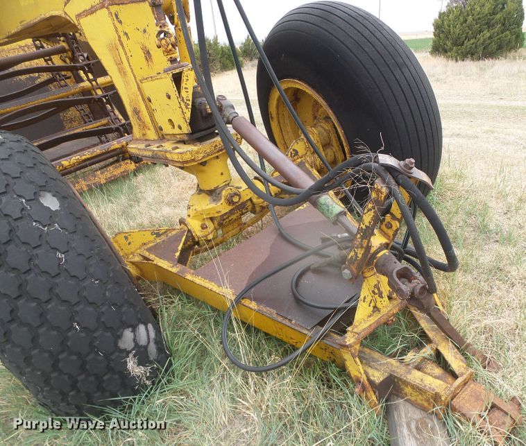image for item DI5564 Yellow House  scraper