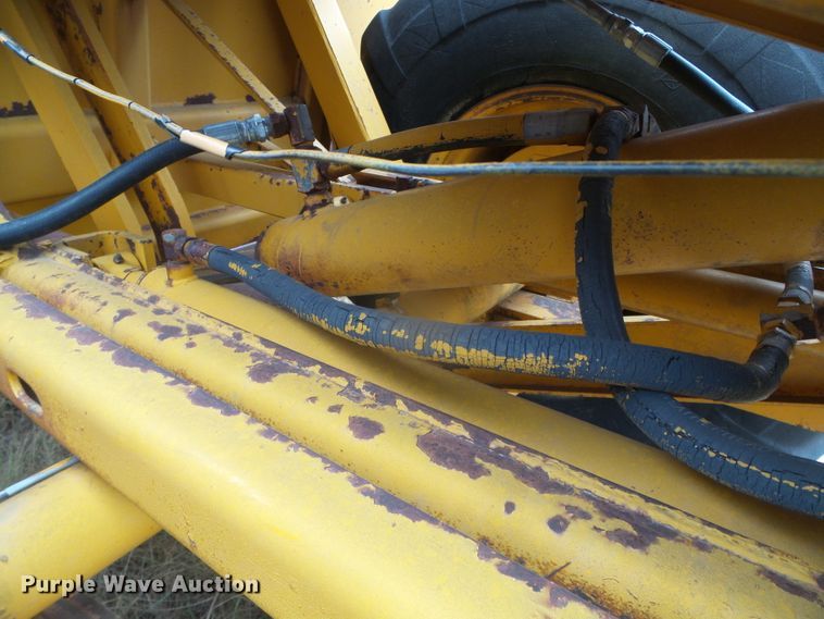 image for item DI5564 Yellow House  scraper