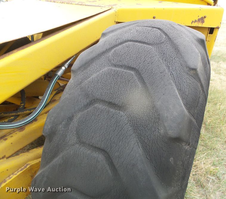 image for item DI5564 Yellow House  scraper