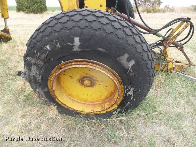 image for item DI5564 Yellow House  scraper