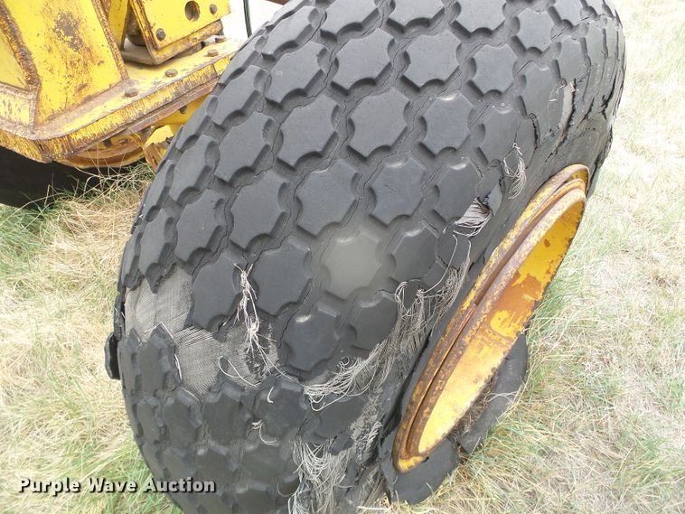 image for item DI5564 Yellow House  scraper