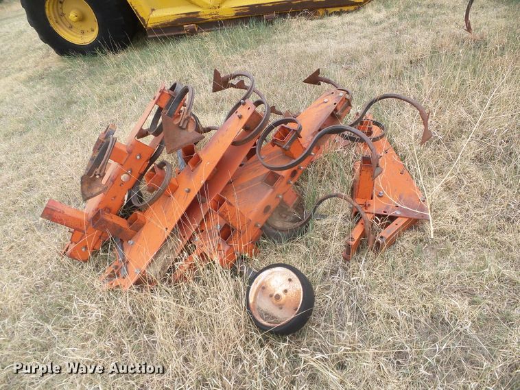 image for item DI5565 Krause 378  row crop cultivator