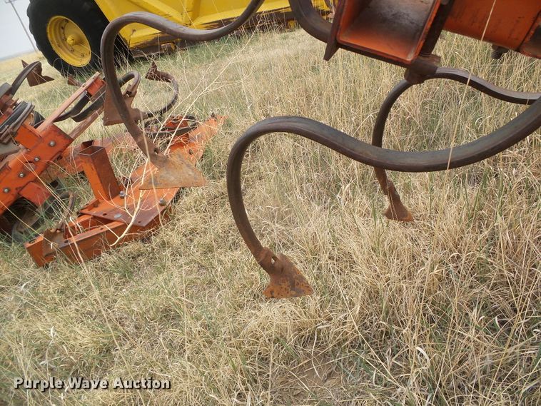 image for item DI5565 Krause 378  row crop cultivator