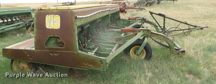 image for item DI5570 (3) John Deere 9300 hoe grain drills