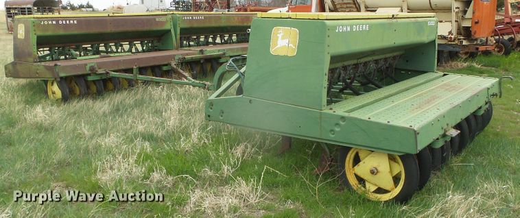 image for item DI5570 (3) John Deere 9300 hoe grain drills