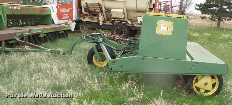 image for item DI5570 (3) John Deere 9300 hoe grain drills