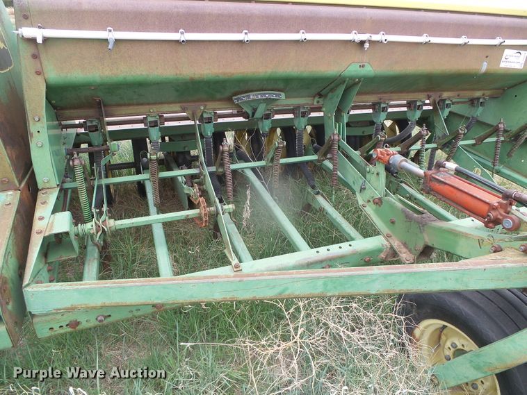 image for item DI5570 (3) John Deere 9300 hoe grain drills
