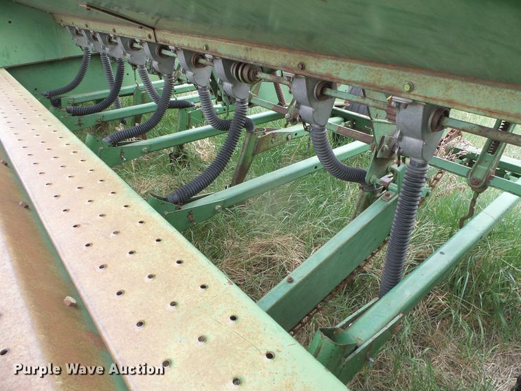 image for item DI5570 (3) John Deere 9300 hoe grain drills