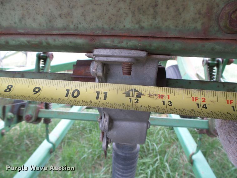 image for item DI5570 (3) John Deere 9300 hoe grain drills