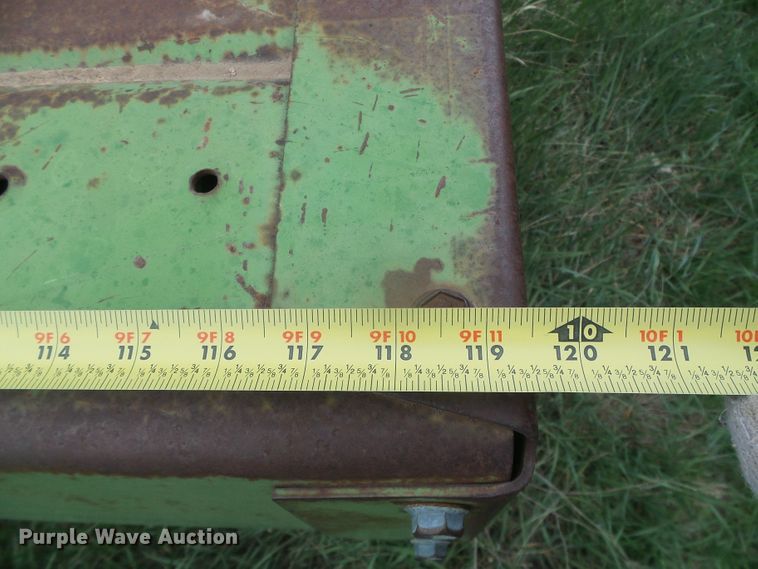 image for item DI5570 (3) John Deere 9300 hoe grain drills