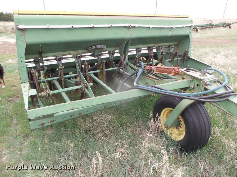 image for item DI5570 (3) John Deere 9300 hoe grain drills