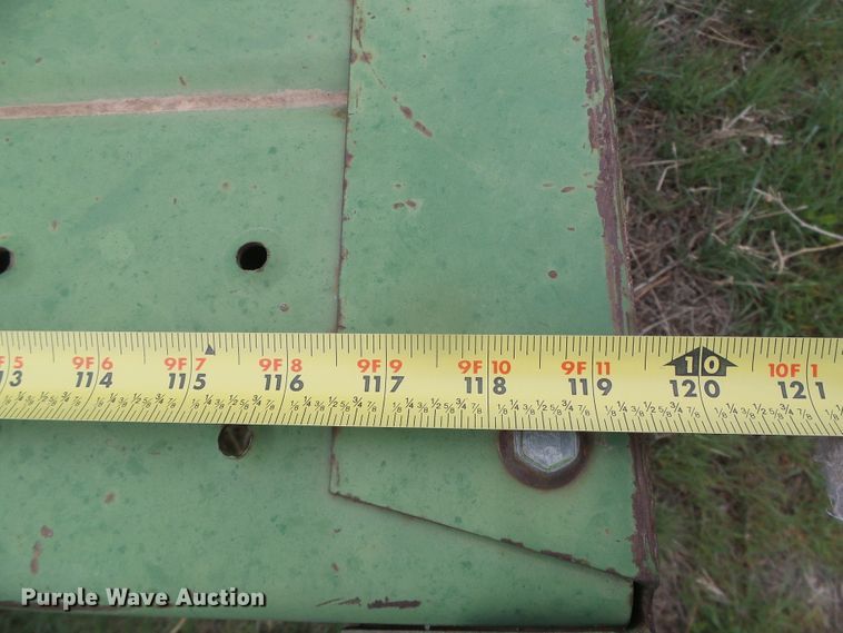 image for item DI5570 (3) John Deere 9300 hoe grain drills