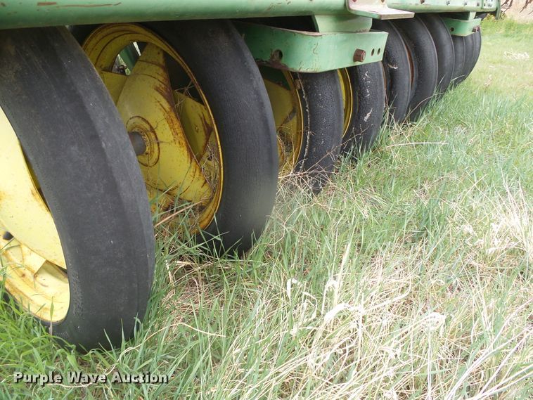 image for item DI5570 (3) John Deere 9300 hoe grain drills