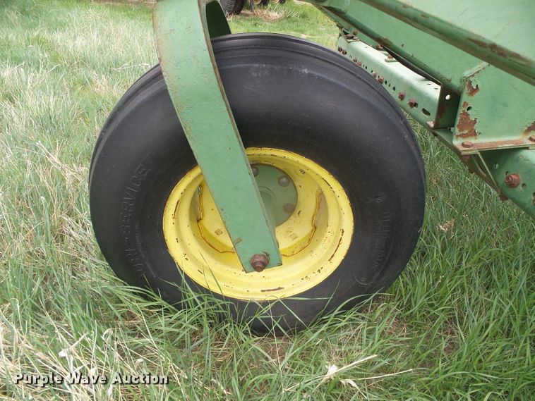 image for item DI5570 (3) John Deere 9300 hoe grain drills