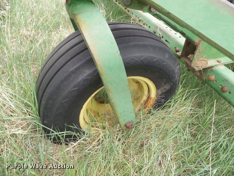 image for item DI5570 (3) John Deere 9300 hoe grain drills