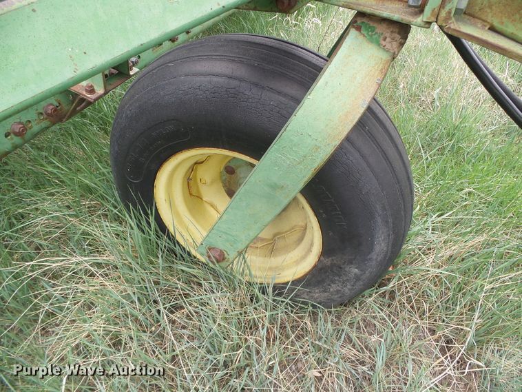 image for item DI5570 (3) John Deere 9300 hoe grain drills