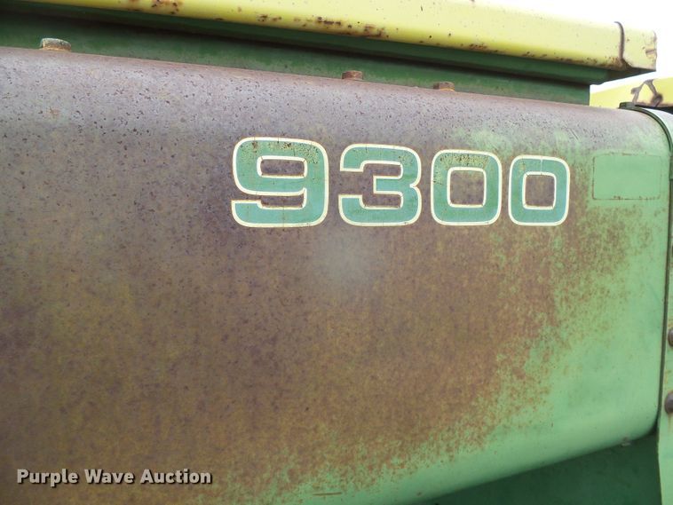image for item DI5570 (3) John Deere 9300 hoe grain drills